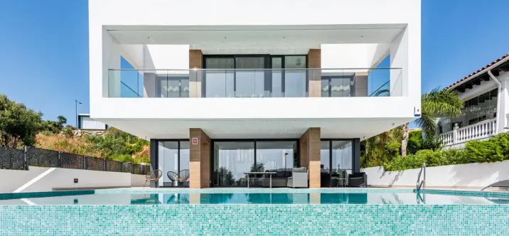 Venta de villa independiente en Estepona 0