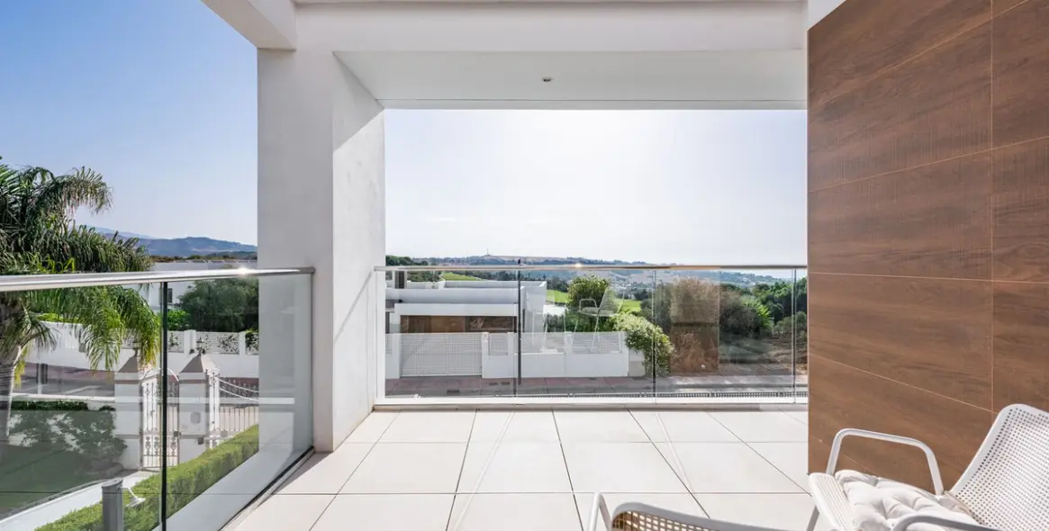 Venta de villa independiente en Estepona 13