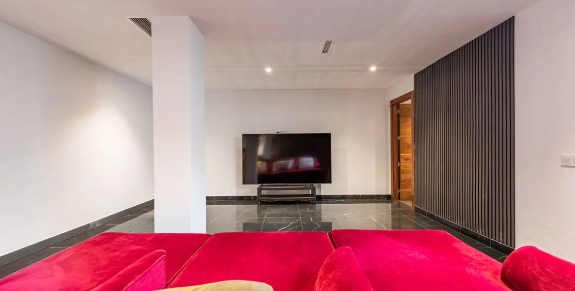 Venta de villa independiente en Estepona 25