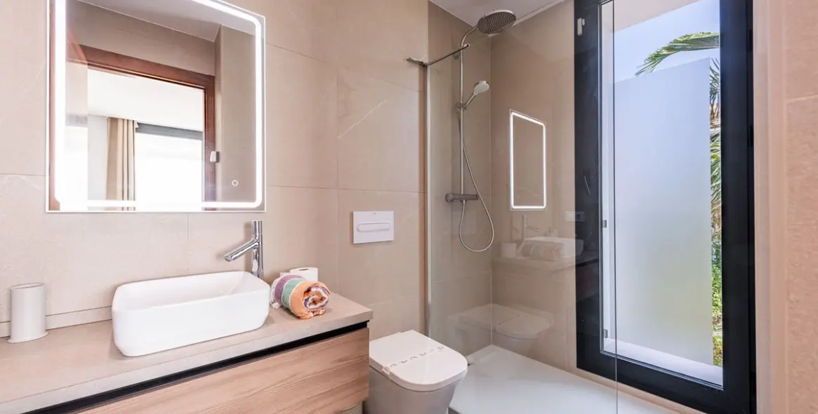 Venta de villa independiente en Estepona 27