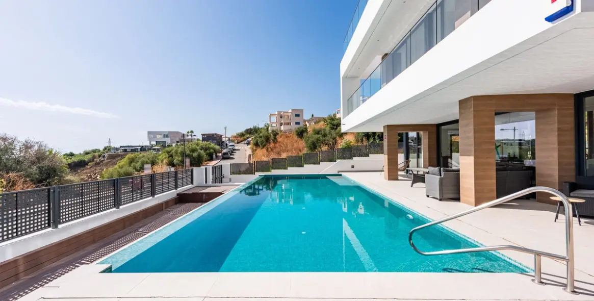 Venta de villa independiente en Estepona 32