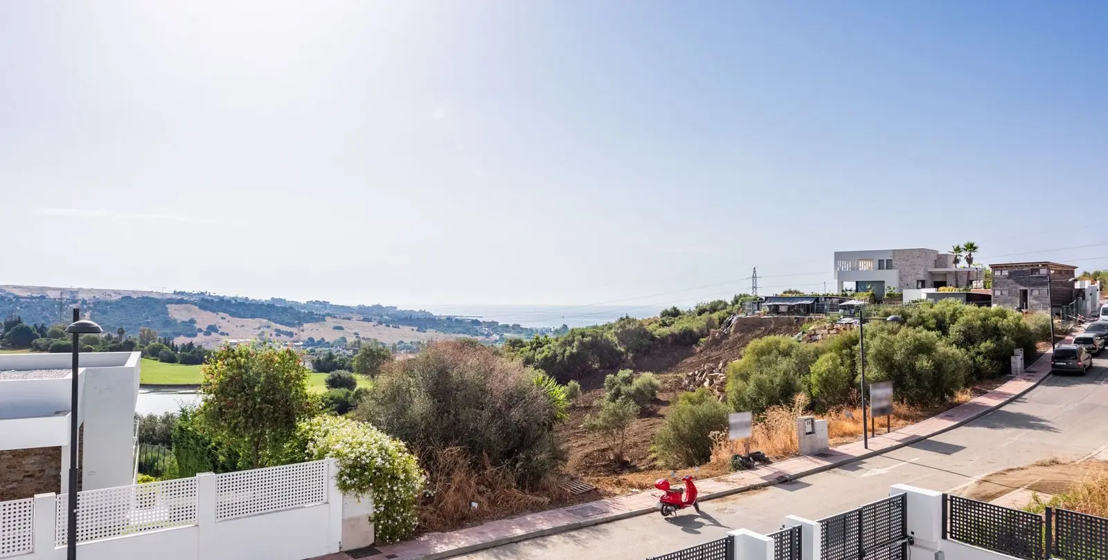 Sale of detached villa in Estepona 15