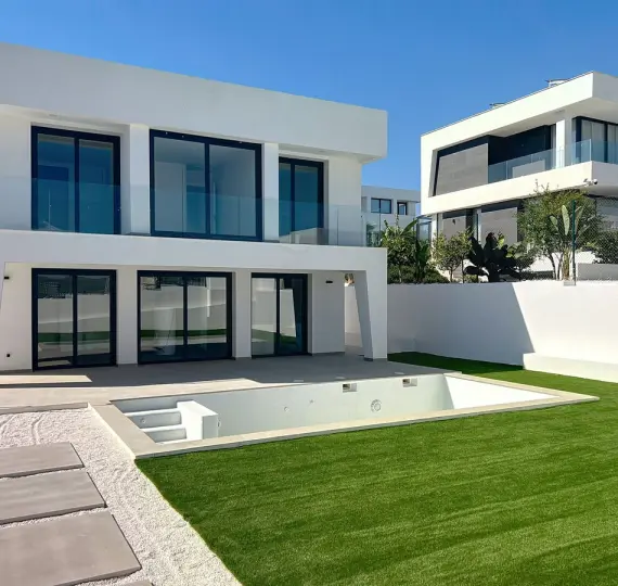 Продажа  отдельно стоящей виллы в Manilva