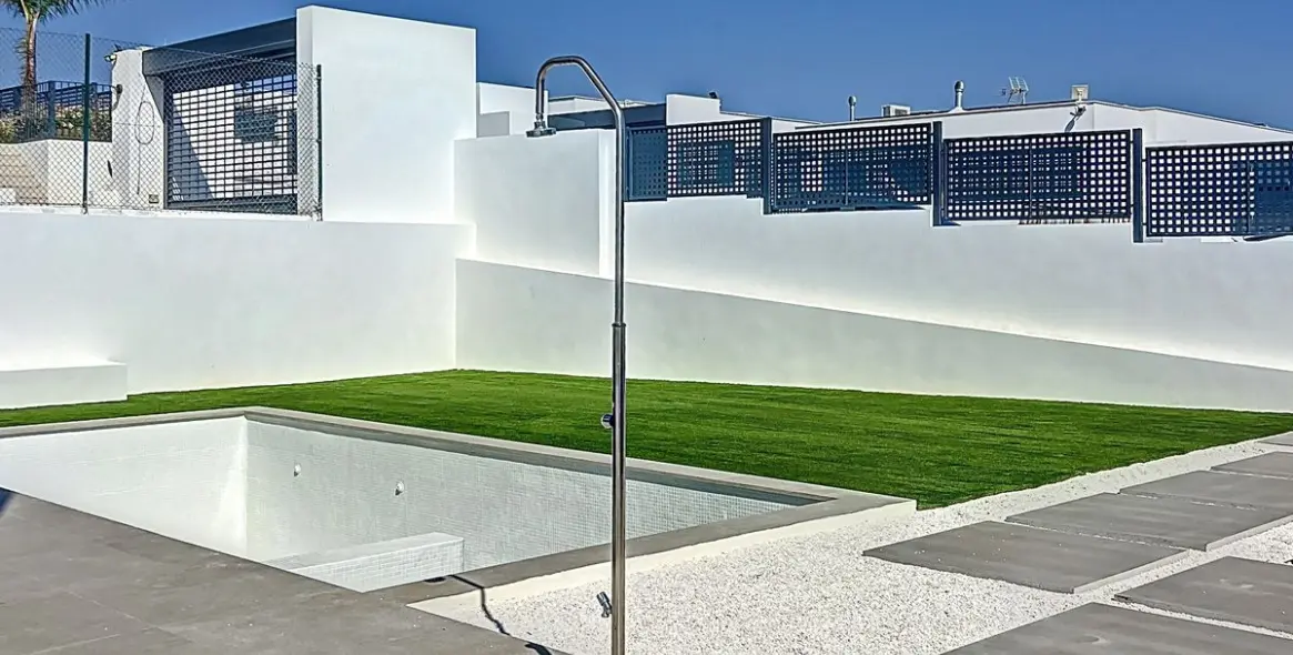 Продажа  отдельно стоящей виллы в Manilva 14