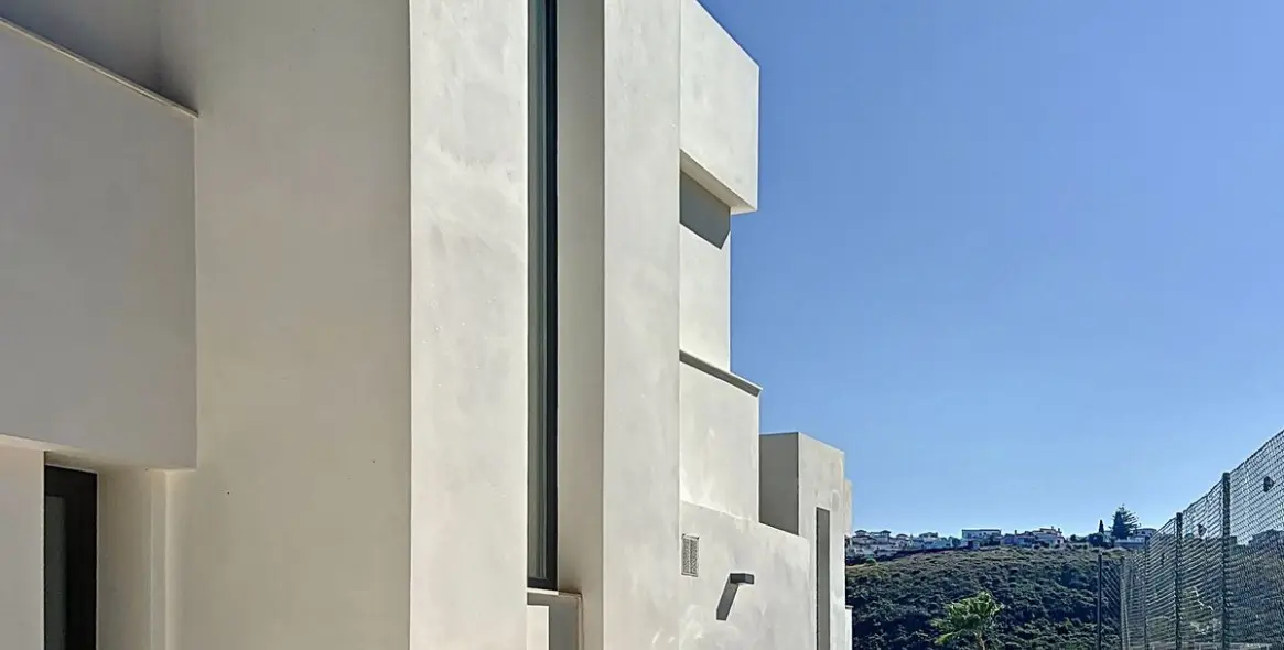 Продажа  отдельно стоящей виллы в Manilva 16