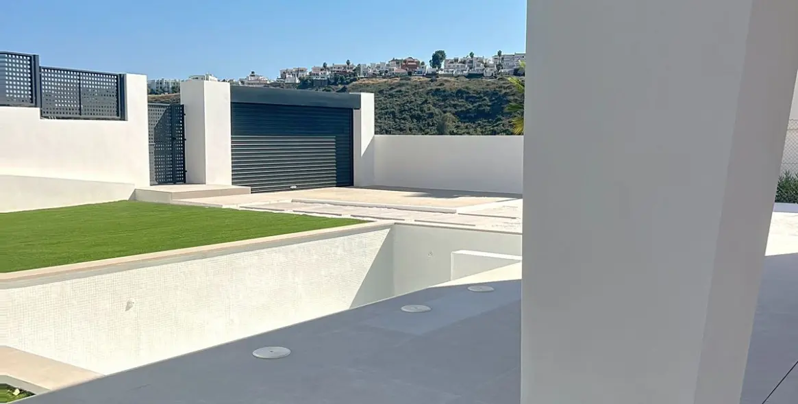 Продажа  отдельно стоящей виллы в Manilva 17