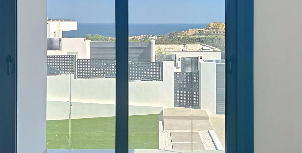 Продажа  отдельно стоящей виллы в Manilva 19