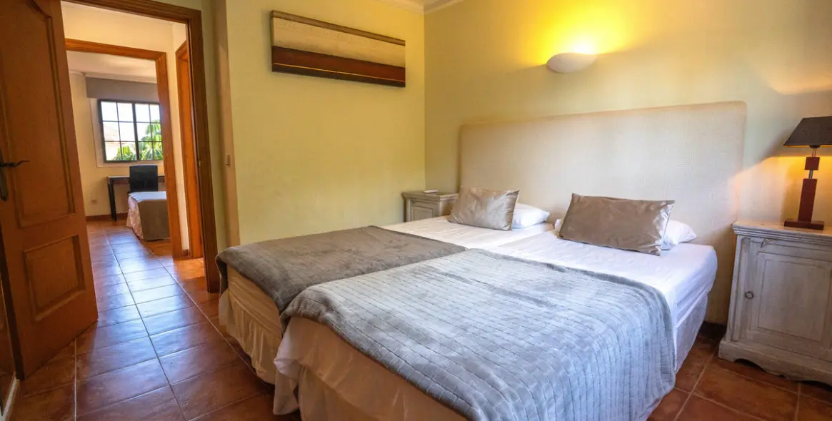 Продажа  отдельно стоящей виллы в Nueva Andalucía 14