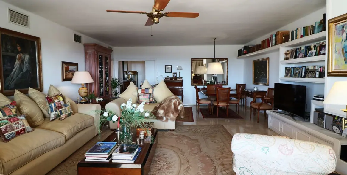 Sale of middle floor apartment in Marbella 3