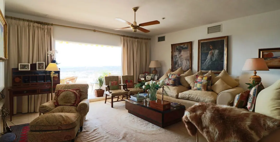 Sale of middle floor apartment in Marbella 11