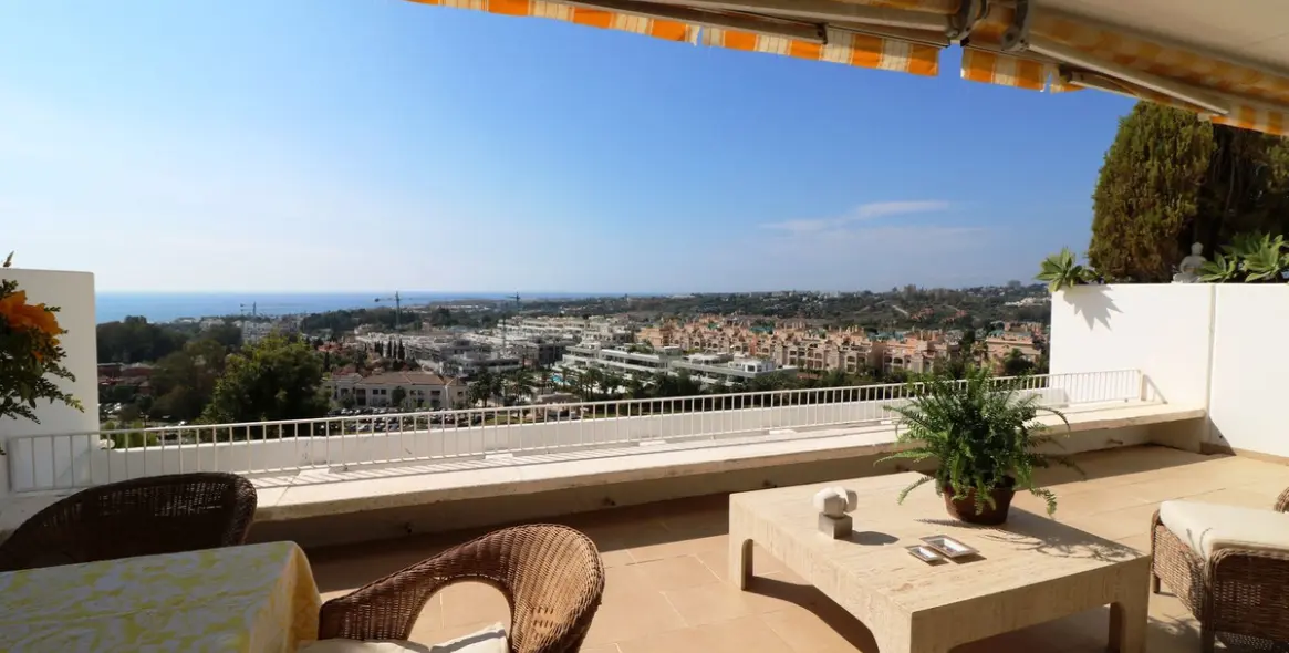 Sale of middle floor apartment in Marbella 12