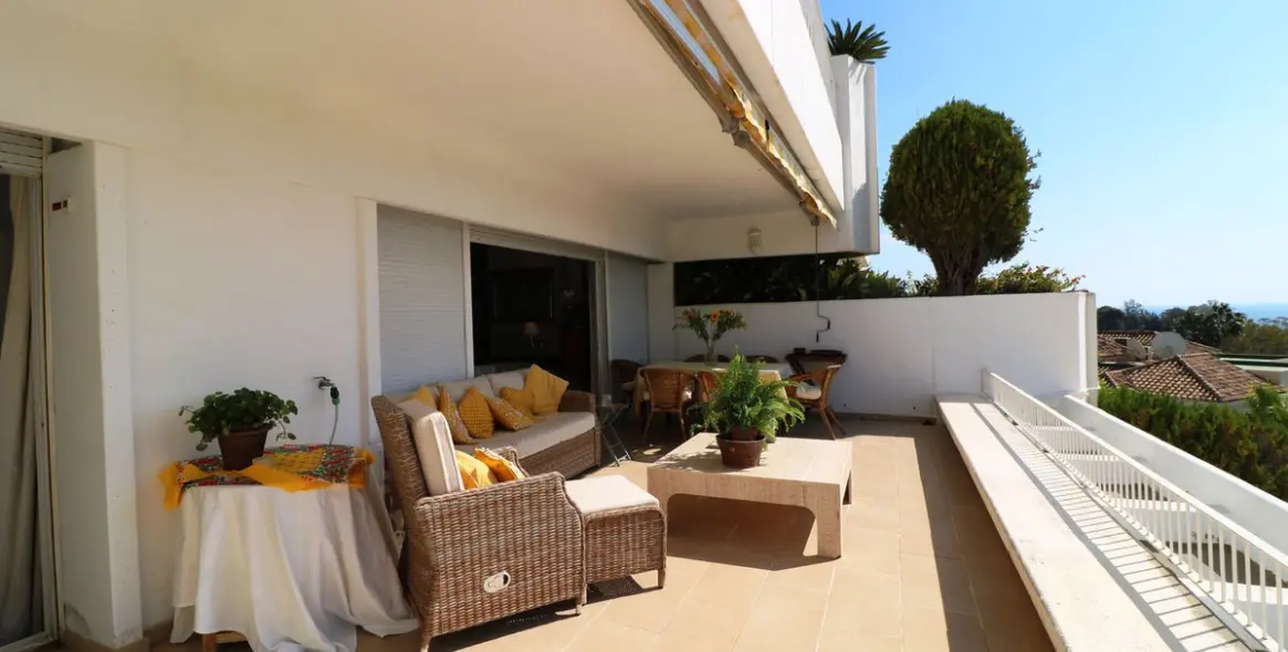 Sale of middle floor apartment in Marbella 19