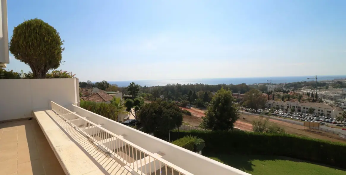 Sale of middle floor apartment in Marbella 20