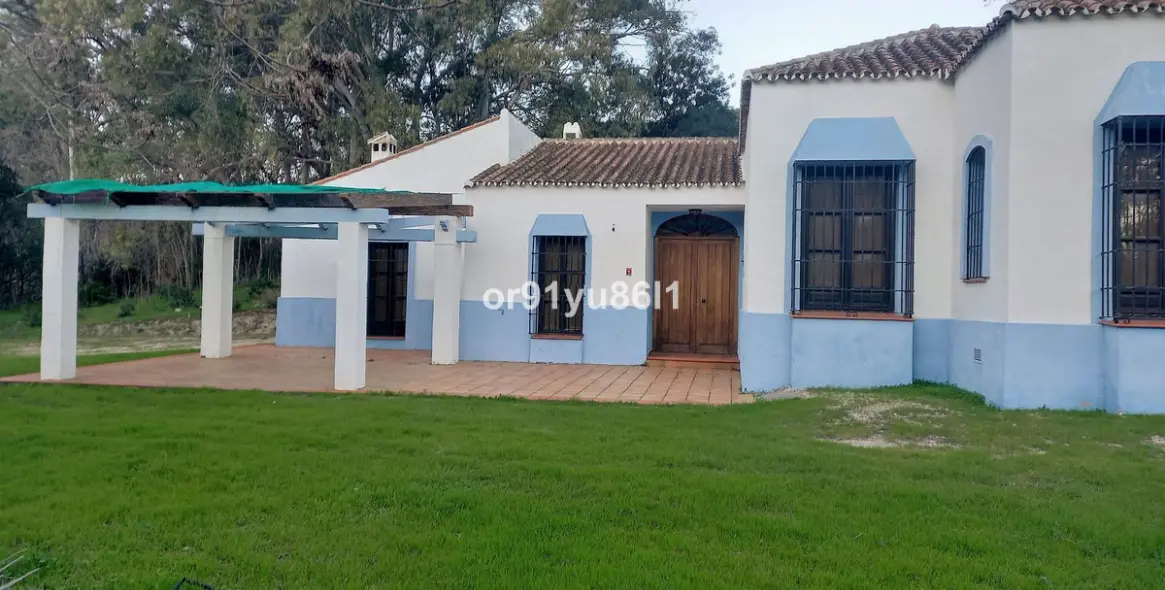 Venta de finca - cortijo en Casares 1