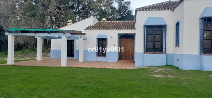 Venta de finca - cortijo en Casares 0