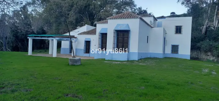 Venta de finca - cortijo en Casares 1