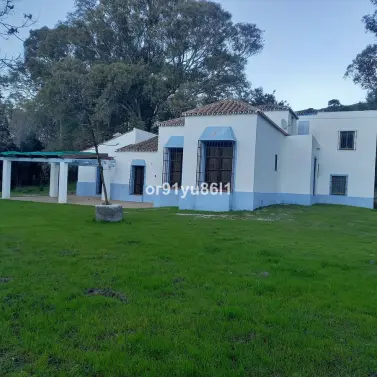 Venta de finca - cortijo en Casares