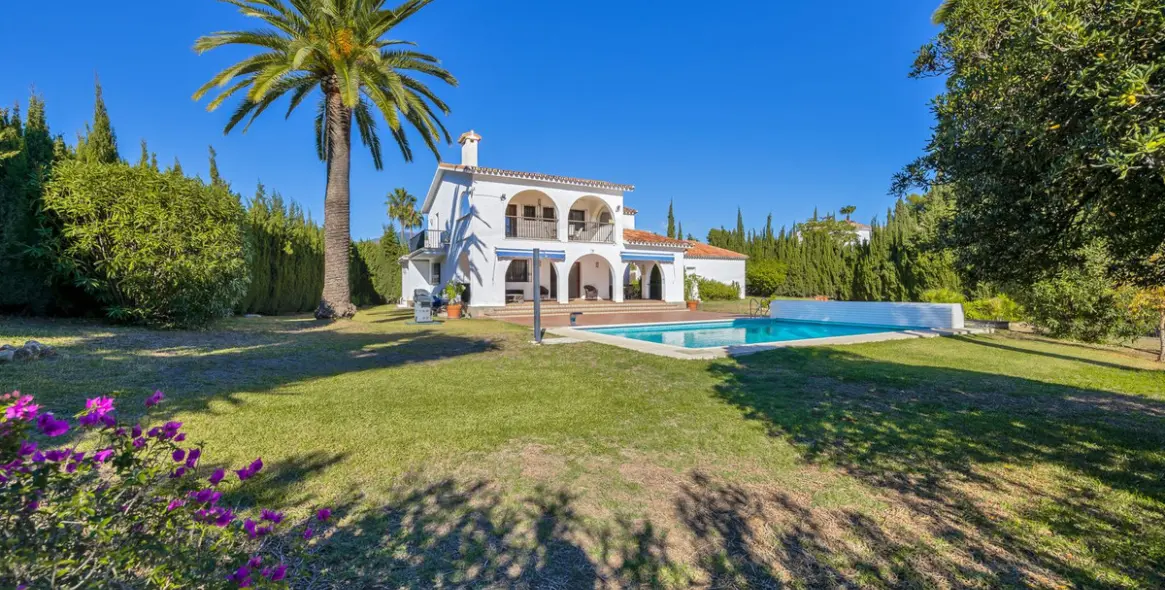 Long-term rent of detached villa in Atalaya 1