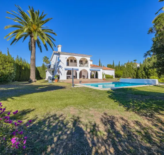 Long-term rent of detached villa in Atalaya