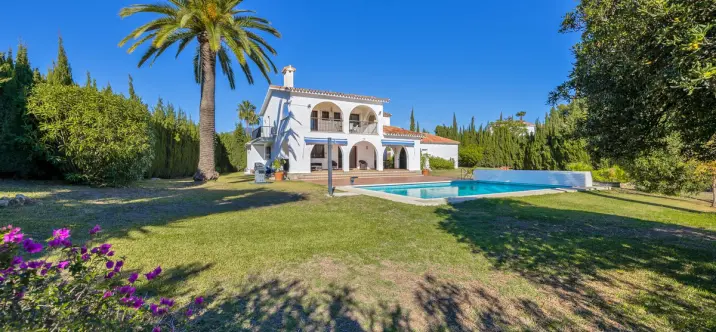 Long-term rent of detached villa in Atalaya 1