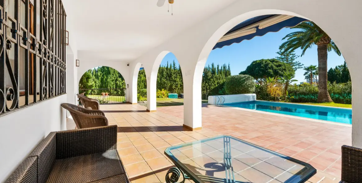 Long-term rent of detached villa in Atalaya 6