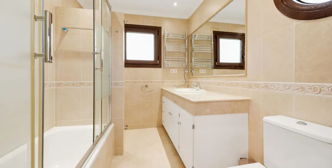 Long-term rent of detached villa in Atalaya 11