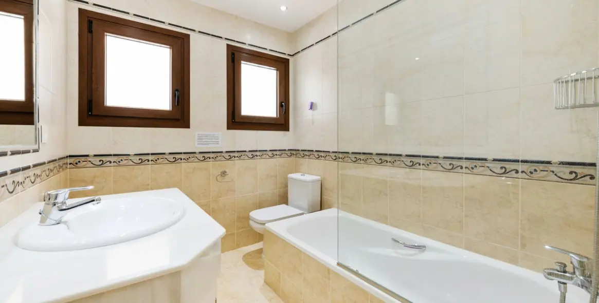 Long-term rent of detached villa in Atalaya 13