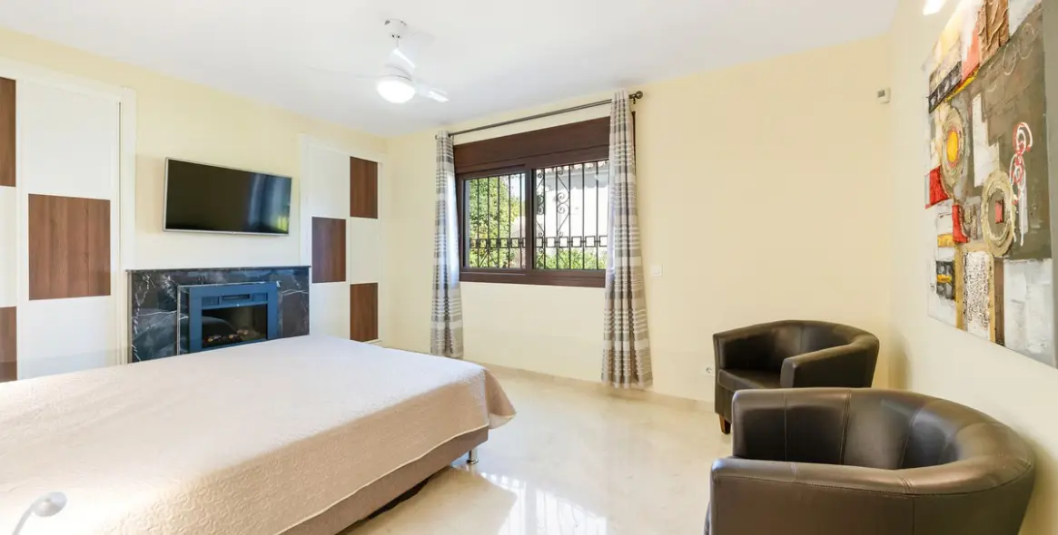 Long-term rent of detached villa in Atalaya 14