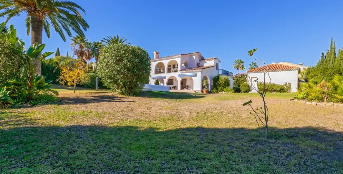 Venta de villa independiente en Atalaya 3