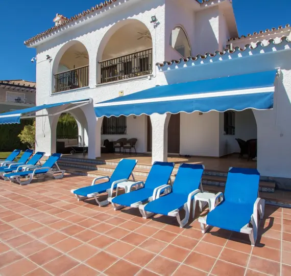 Продажа  отдельно стоящей виллы в Atalaya