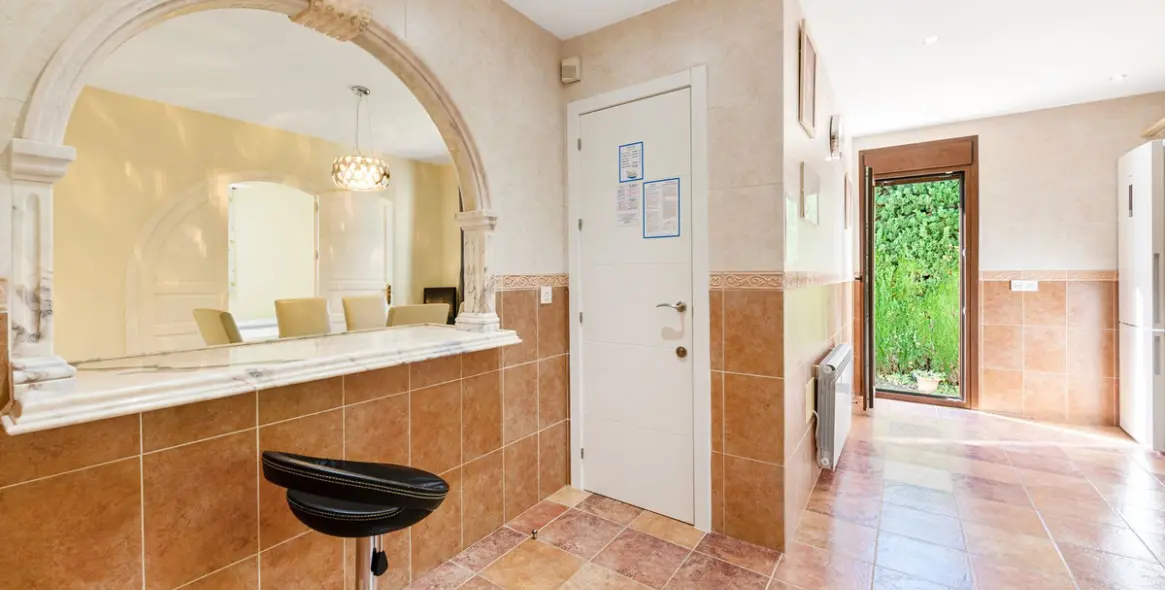 Venta de villa independiente en Atalaya 9