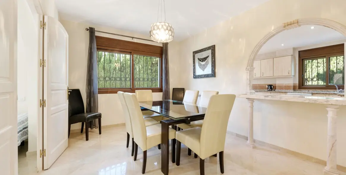 Venta de villa independiente en Atalaya 10