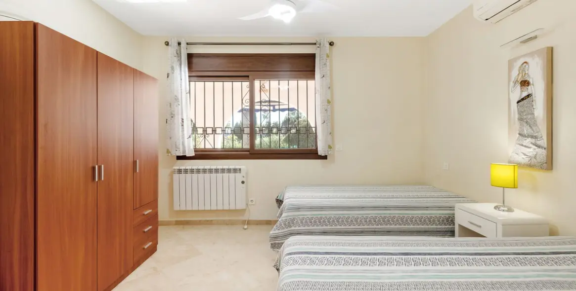 Venta de villa independiente en Atalaya 16