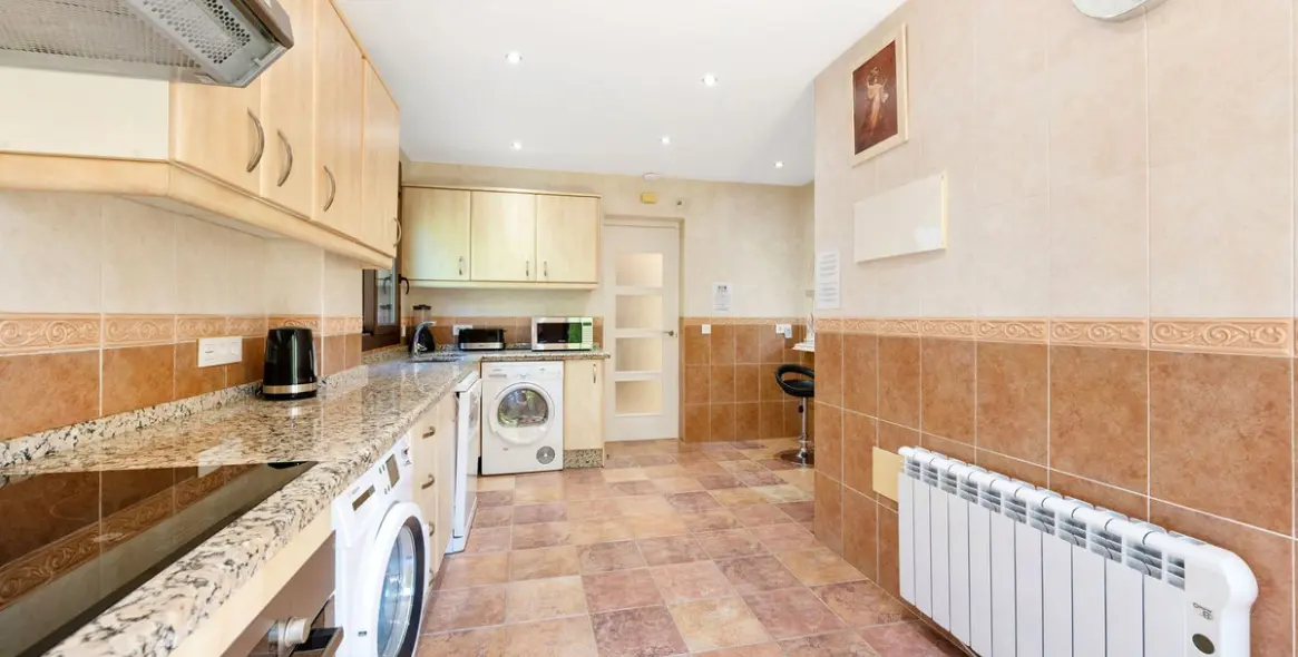 Sale of detached villa in Atalaya 8