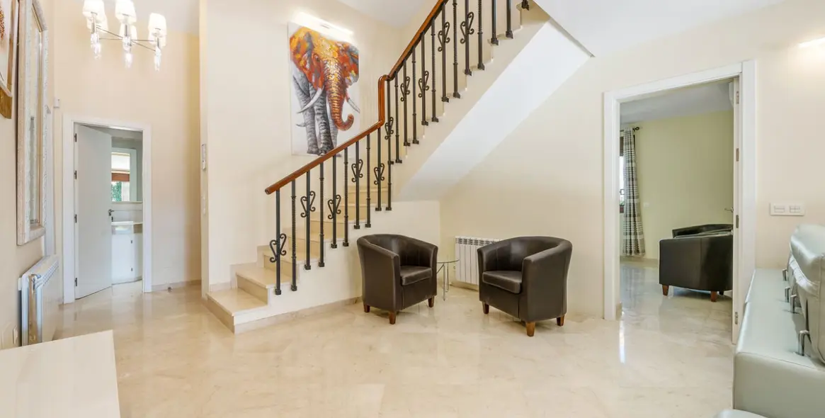 Sale of detached villa in Atalaya 11