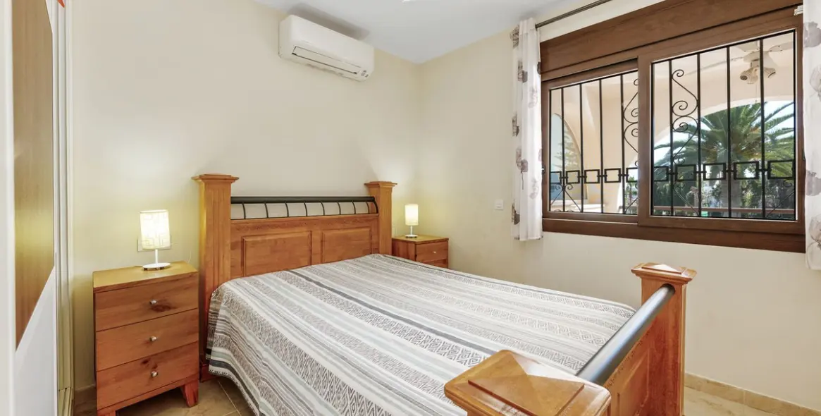 Sale of detached villa in Atalaya 20