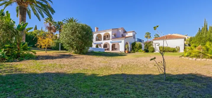 Venta de villa independiente en Atalaya 2