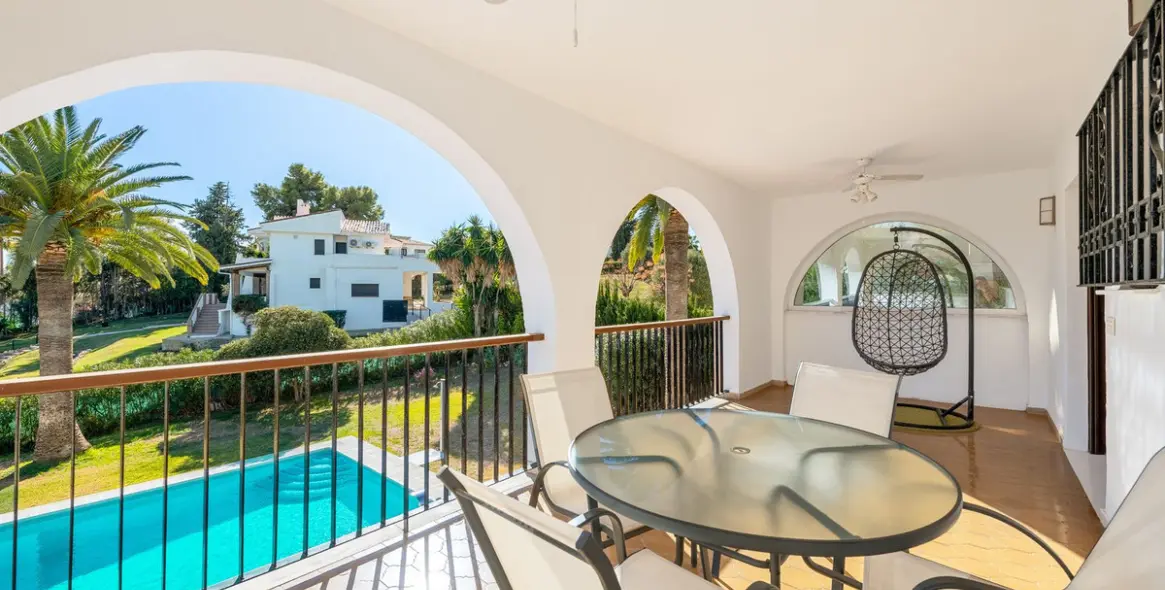 Продажа  отдельно стоящей виллы в Atalaya 24