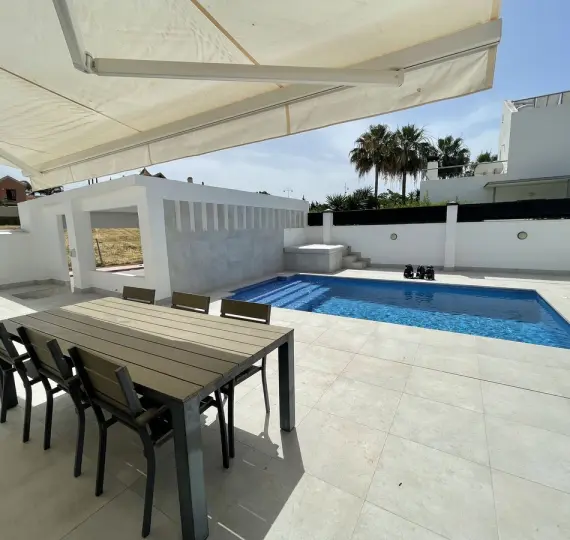 Oтдельно стоящая вилла R5143783