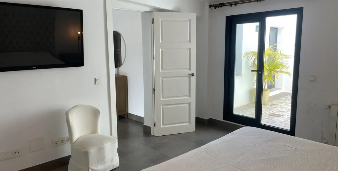 Продажа  отдельно стоящей виллы в San Pedro de Alcántara 23