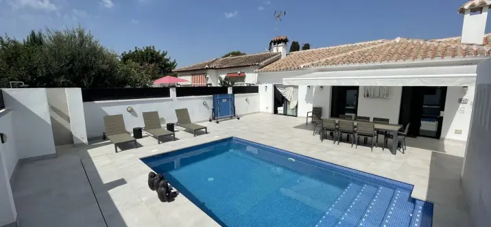 Venta de villa independiente en San Pedro de Alcántara 0