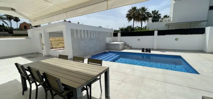 Venta de villa independiente en San Pedro de Alcántara 2