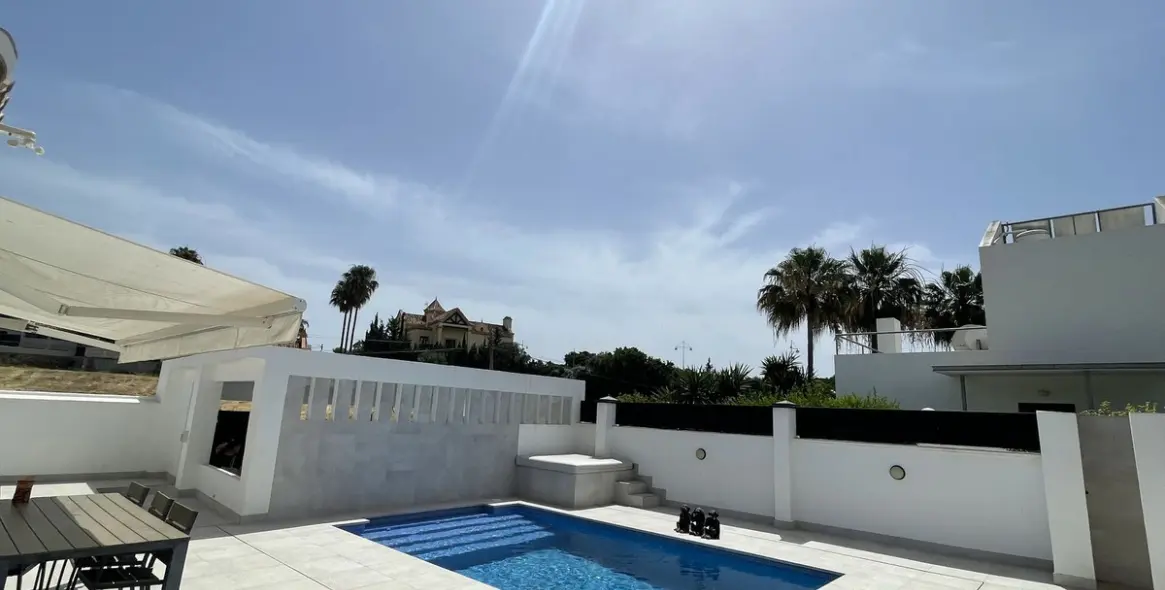 Venta de villa independiente en San Pedro de Alcántara 4