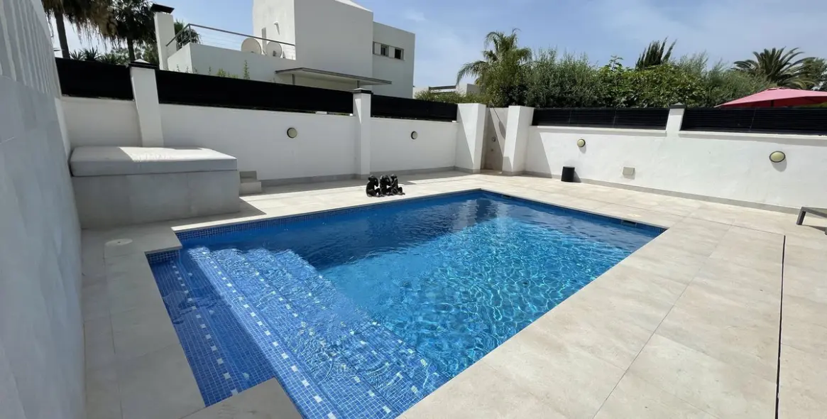Venta de villa independiente en San Pedro de Alcántara 6