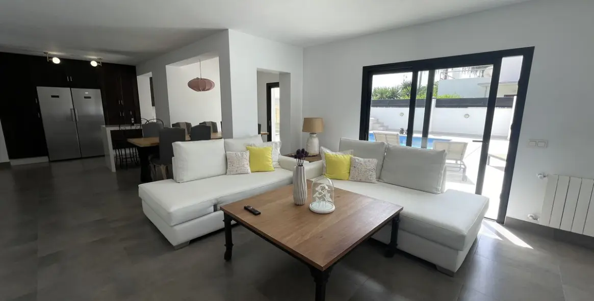 Venta de villa independiente en San Pedro de Alcántara 12
