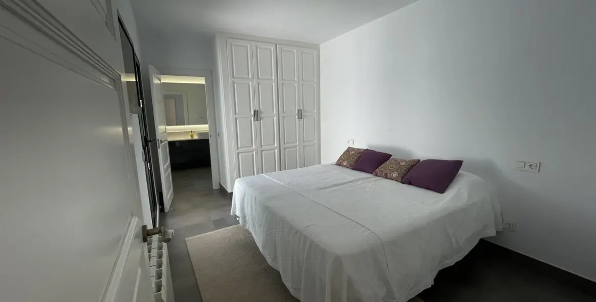 Venta de villa independiente en San Pedro de Alcántara 32