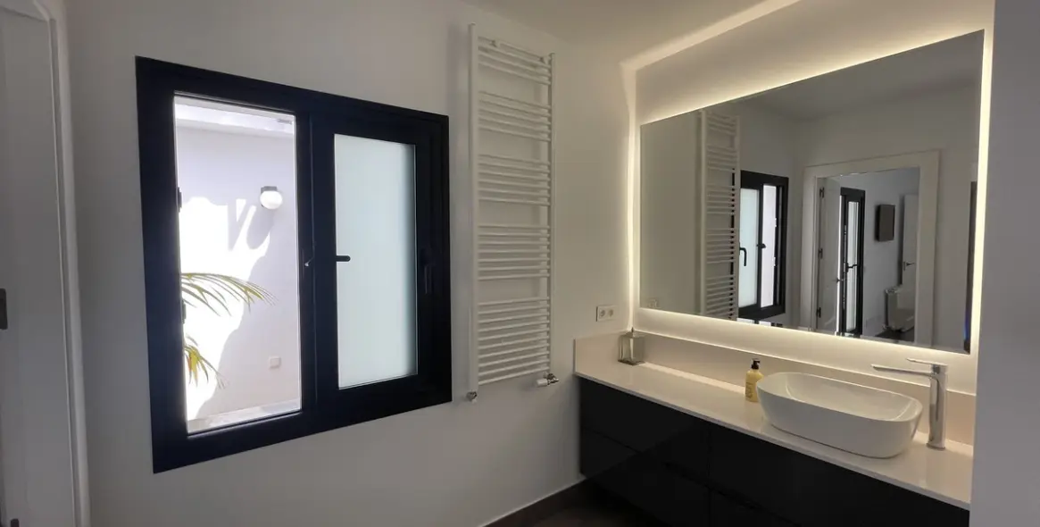 Venta de villa independiente en San Pedro de Alcántara 35