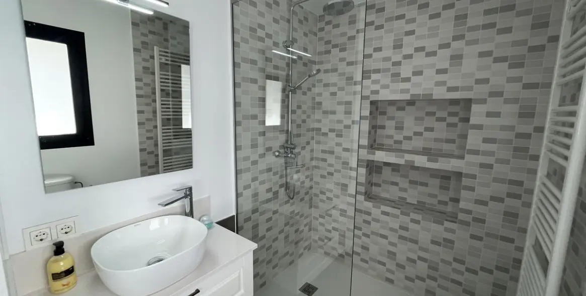 Venta de villa independiente en San Pedro de Alcántara 42