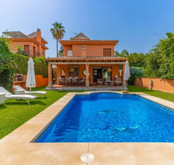 Venta de villa independiente en Sierrezuela