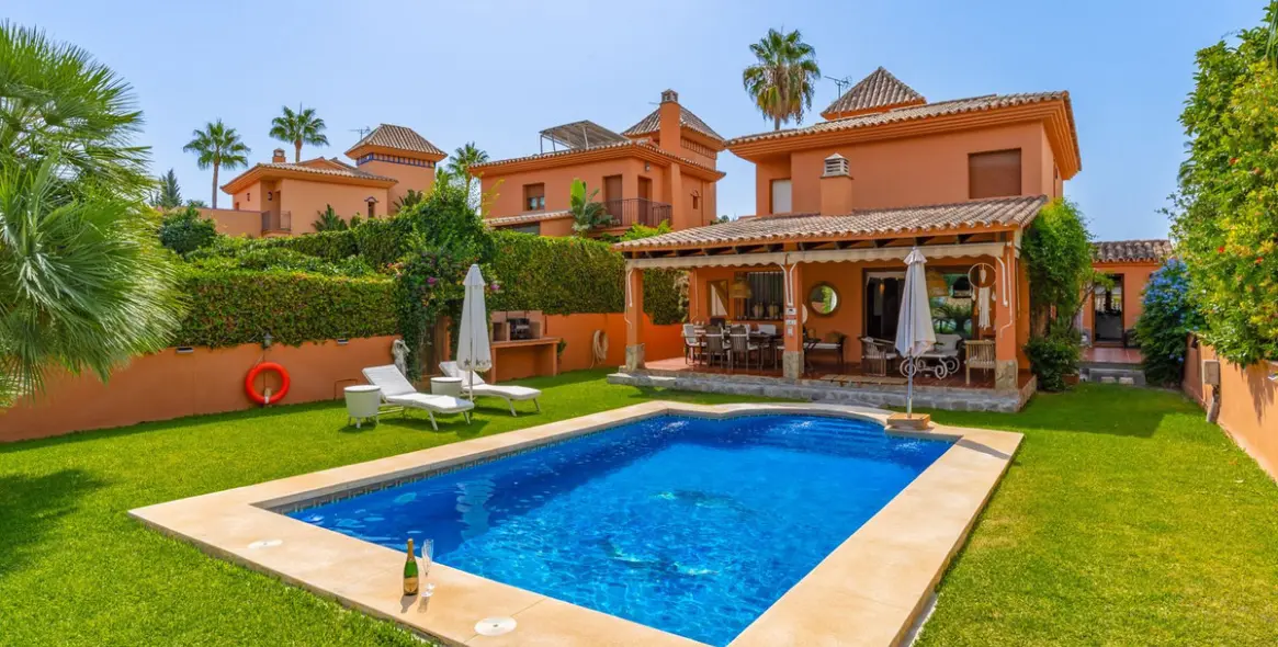 Sale of detached villa in Sierrezuela 2